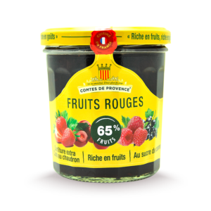 Pot de confiture de fruits rouges